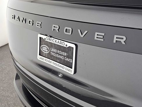 Used 2025 Land Rover Range Rover SE AWD/4WD image 13