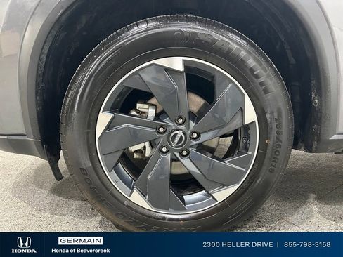 Used 2024 Nissan Rogue SV AWD/4WD image 13
