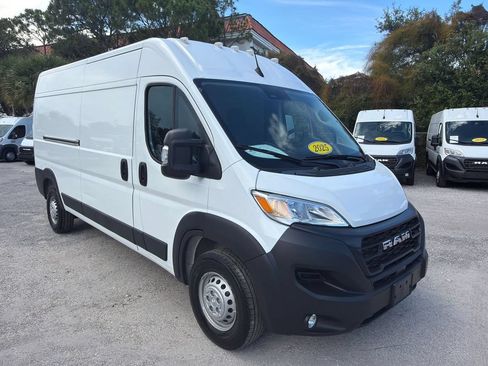 Used 2025 RAM ProMaster 2500 w/ Convenience Group FWD image 16