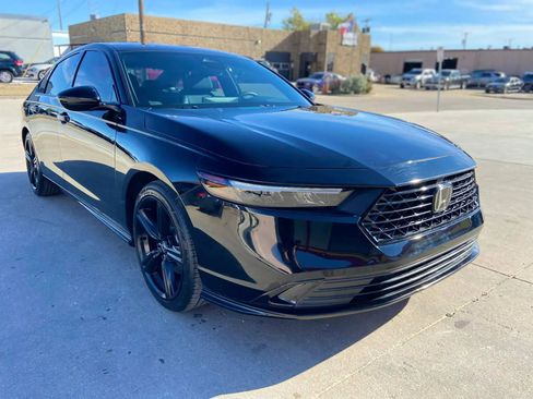 Used 2025 Honda Accord Sport image 5