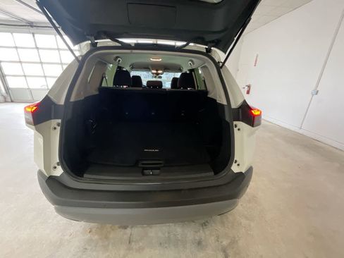 Used 2023 Nissan Rogue SV image 22