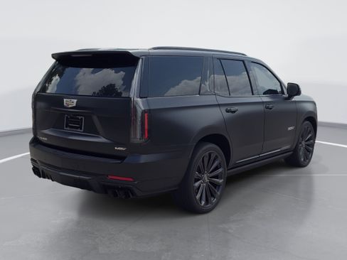 Used 2025 Cadillac Escalade V AWD/4WD image 3