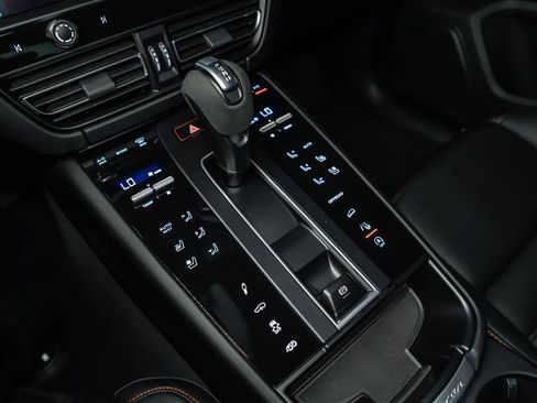 New 2026 Porsche Macan GTS image 26