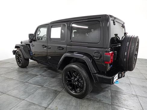 Used 2021 Jeep Wrangler Unlimited Sahara image 4