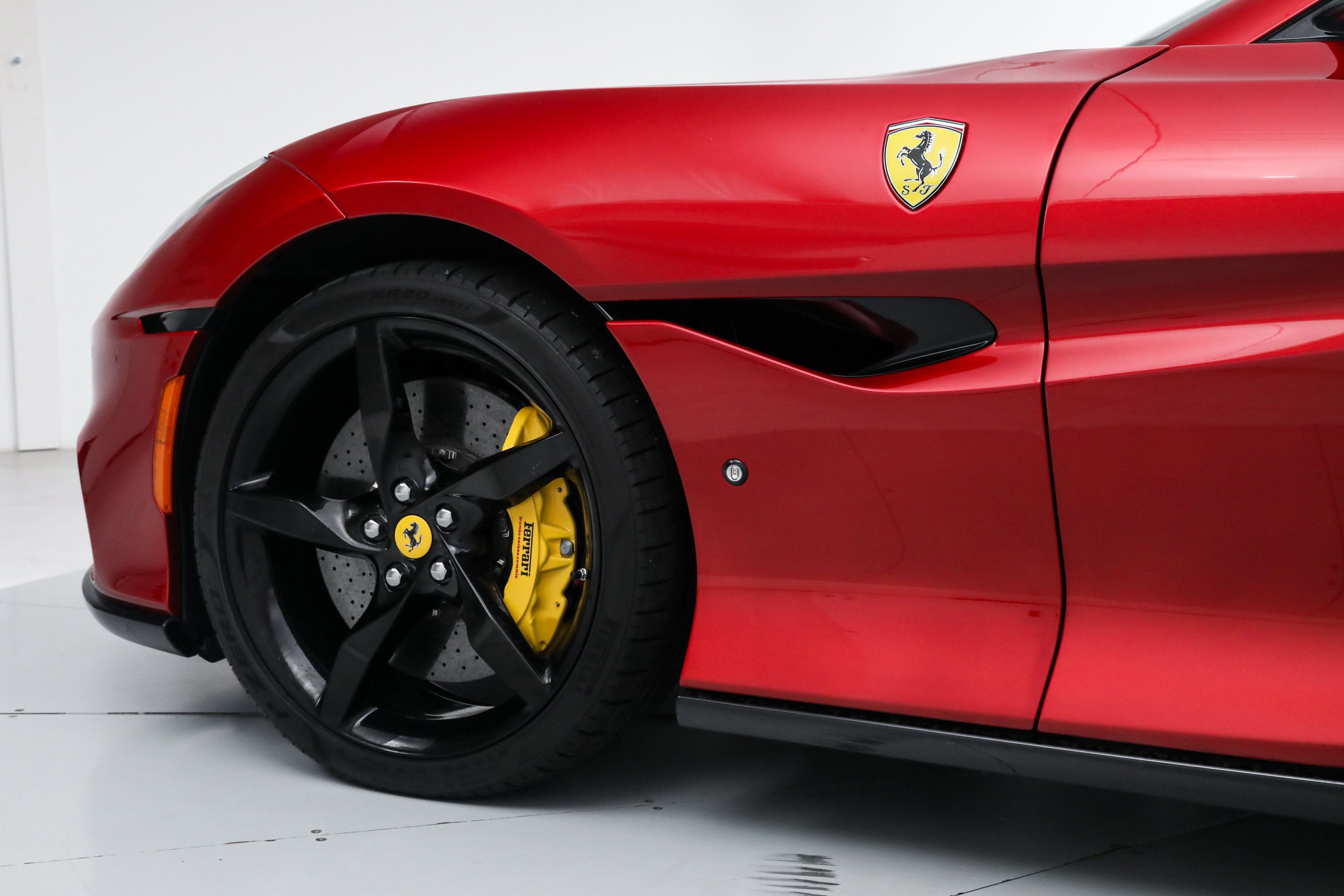 Certified 2023 Ferrari Portofino M RWD image 14