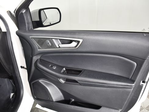 Used 2016 Ford Edge SEL w/ Equipment Group 201A AWD/4WD image 39