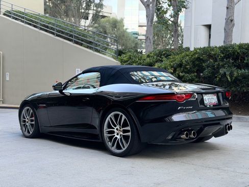 Used 2016 Jaguar F-TYPE R image 14