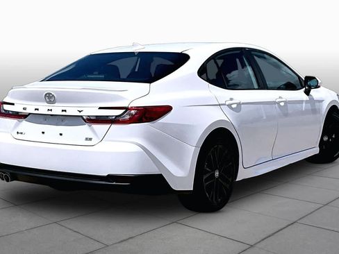 Used 2026 Toyota Camry SE FWD image 13