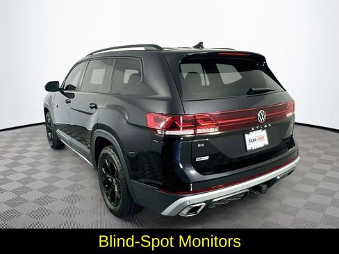 Used 2025 Volkswagen Atlas Peak Edition SE AWD/4WD image 7