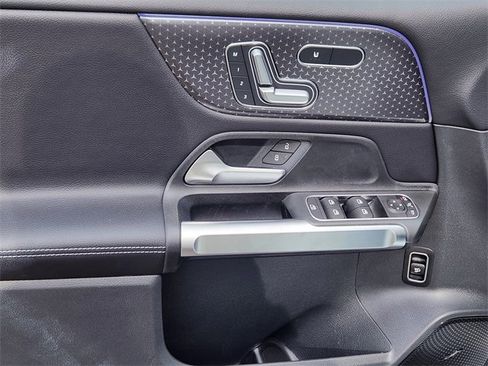 New 2026 Mercedes-Benz GLB 250 4MATIC image 10