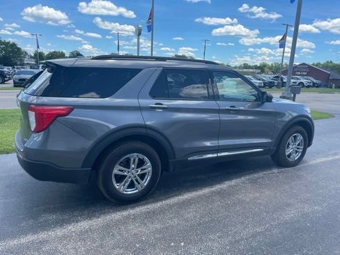Used 2022 Ford Explorer XLT w/ Equipment Group 202A AWD/4WD image 6
