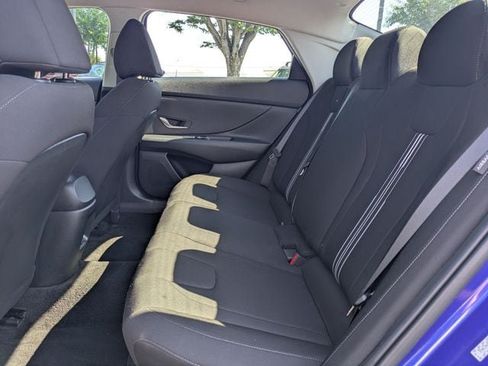 Used 2024 Hyundai Elantra SEL FWD image 13