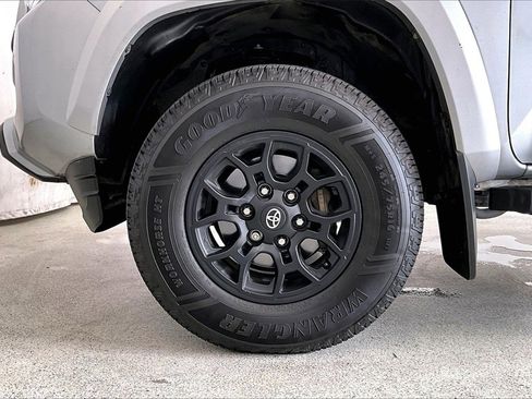 Used 2022 Toyota Tacoma SR5 image 6