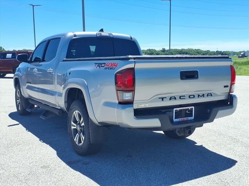 Used 2019 Toyota Tacoma TRD Sport AWD/4WD image 27