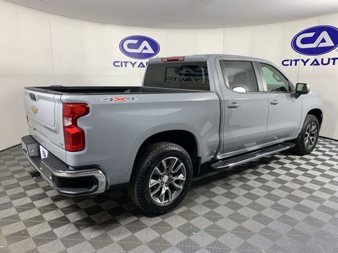 Used 2024 Chevrolet Silverado 1500 LT AWD/4WD image 3