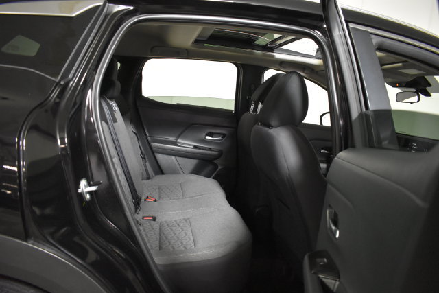 Certified 2026 Nissan Kicks SV w/ SV Premium Package AWD/4WD image 30
