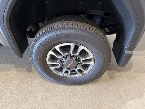 New 2025 GMC Sierra 2500 SLT image 10