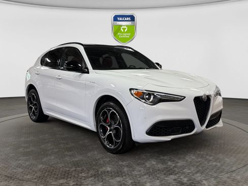 Used 2022 Alfa Romeo Stelvio Veloce AWD/4WD image 7