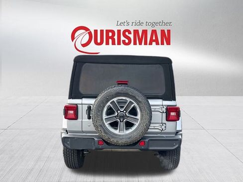 Used 2019 Jeep Wrangler Unlimited Sahara image 3