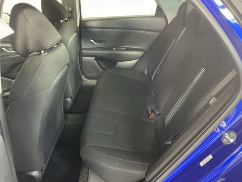 Used 2024 Hyundai Elantra SEL FWD image 11