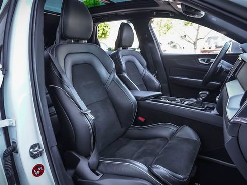 Used 2018 Volvo XC60 T6 R-Design w/ Convenience Package AWD/4WD image 24