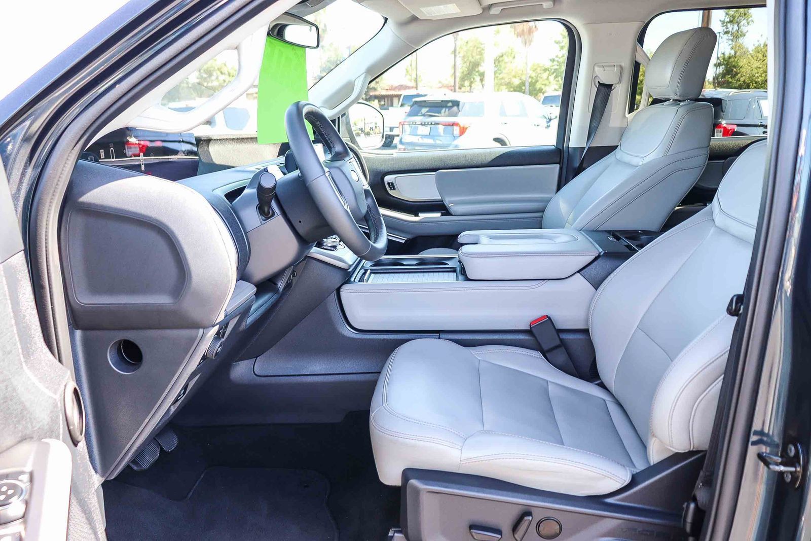 Certified 2025 Ford Expedition Active AWD/4WD image 18