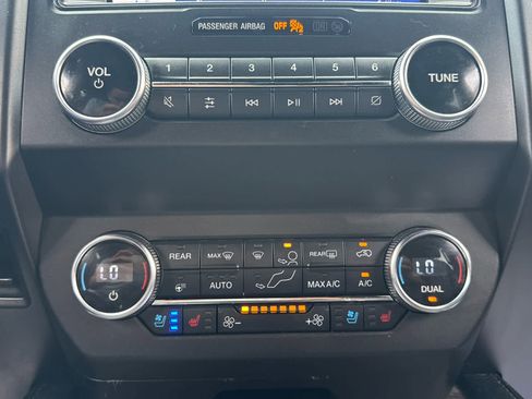 Used 2021 Ford Expedition Max Limited image 40