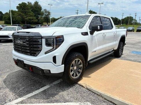Used 2024 GMC Sierra 1500 AT4 w/ AT4 Premium Package AWD/4WD image 4