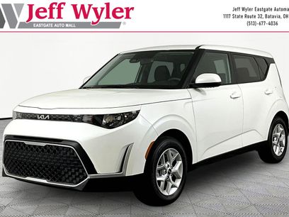 Used 2025 Kia Soul LX w/ LX Technology Package