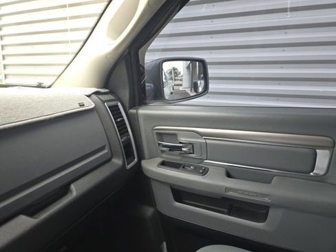 Used 2019 RAM 1500 Classic SLT image 15