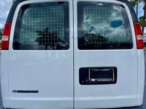 Used 2021 Chevrolet Express 2500 w/ Driver Convenience Package image 6