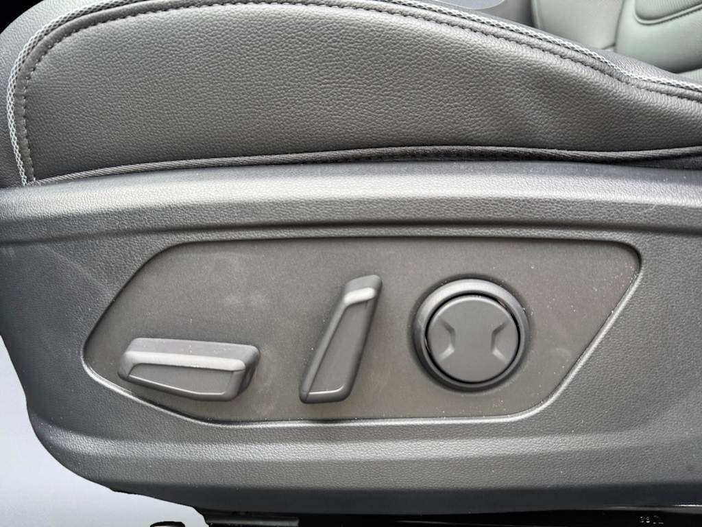 New 2026 Hyundai Tucson Limited w/ Tow & Go Package AWD/4WD image 12