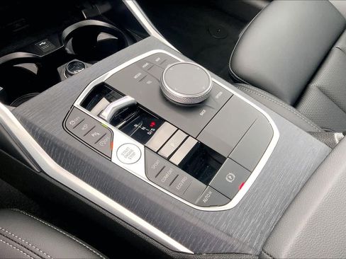 Used 2025 BMW 330i Sedan image 17