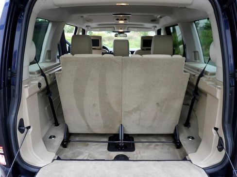 Used 2015 Land Rover LR4 HSE LUX image 32