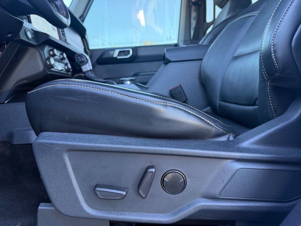 Used 2025 Ford Bronco Badlands AWD/4WD image 19