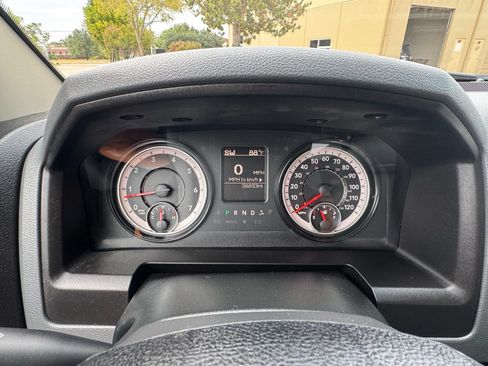 Used 2018 RAM 1500 Express RWD image 8