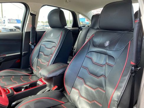 Used 2017 Ford Focus SE FWD image 8