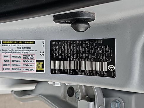 Used 2024 Toyota Corolla LE image 39