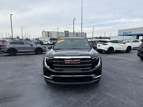 Used 2025 GMC Acadia Elevation image 8