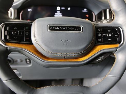 Used 2022 Jeep Grand Wagoneer Series III image 15