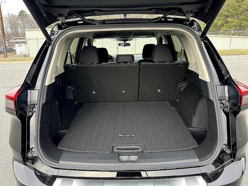 New 2026 Nissan Rogue SV image 29