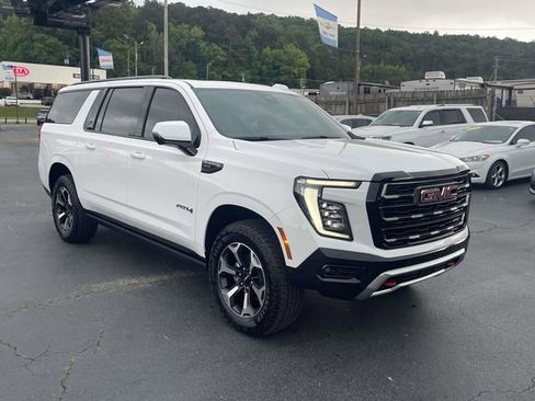 Used 2025 GMC Yukon XL AT4 Ultimate AWD/4WD image 6