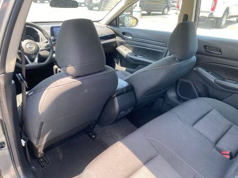Used 2025 Nissan Altima 2.5 SV FWD image 29