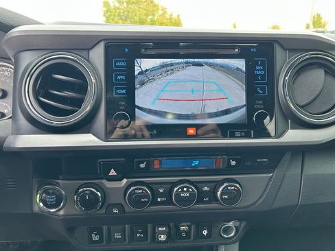 Used 2019 Toyota Tacoma TRD Off-Road AWD/4WD image 22