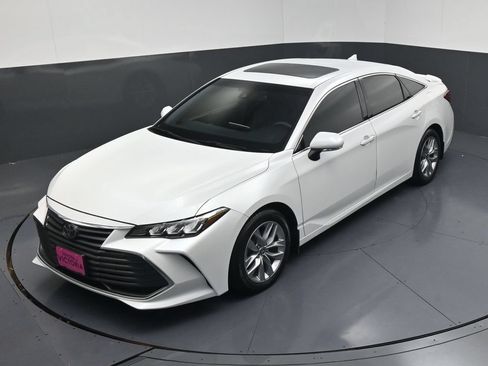 Used 2022 Toyota Avalon XLE w/ Moonroof Package FWD image 14