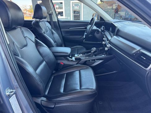 Used 2025 Kia Telluride S AWD/4WD image 13