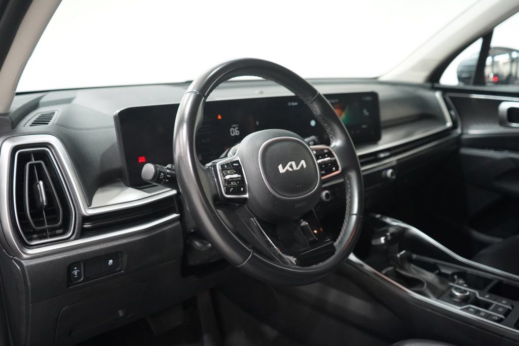 Used 2024 Kia Sorento S AWD/4WD image 18