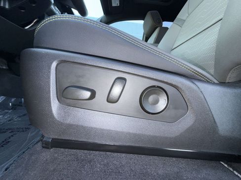 Used 2024 Chevrolet Colorado ZR2 w/ ZR2 Convenience Package III AWD/4WD image 14