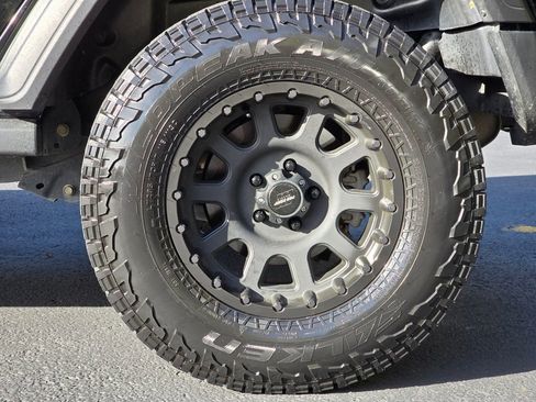 Used 2019 Jeep Wrangler Unlimited Sport S image 30