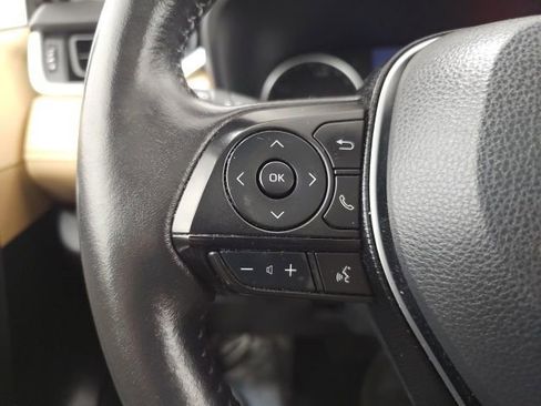 Used 2019 Toyota RAV4 XLE w/ Convenience Package image 18